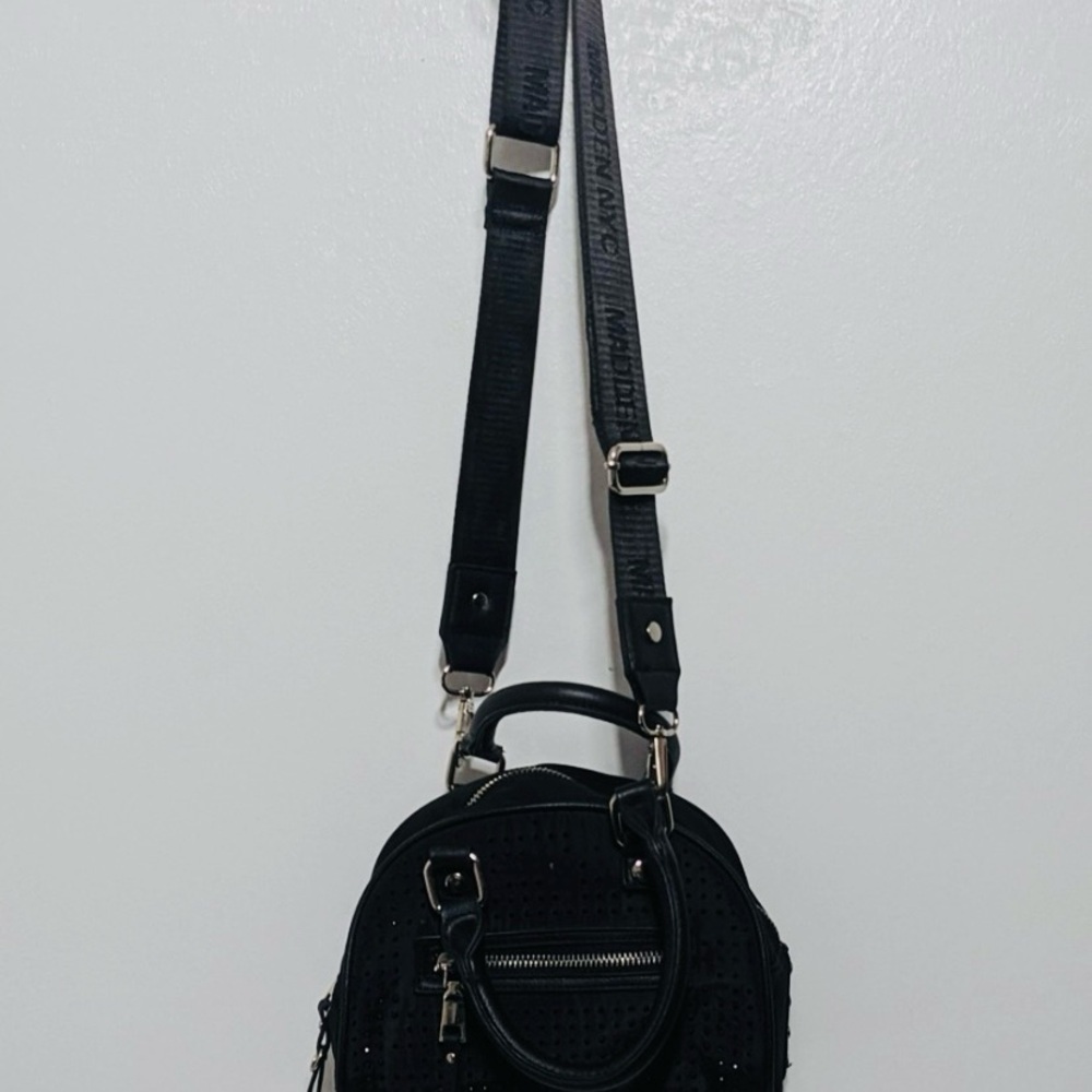 Rehab Bag Madden NYC Crossbody Shoulder Bag Crystal OverlayGuitar Strap GC - Picture 9 of 10